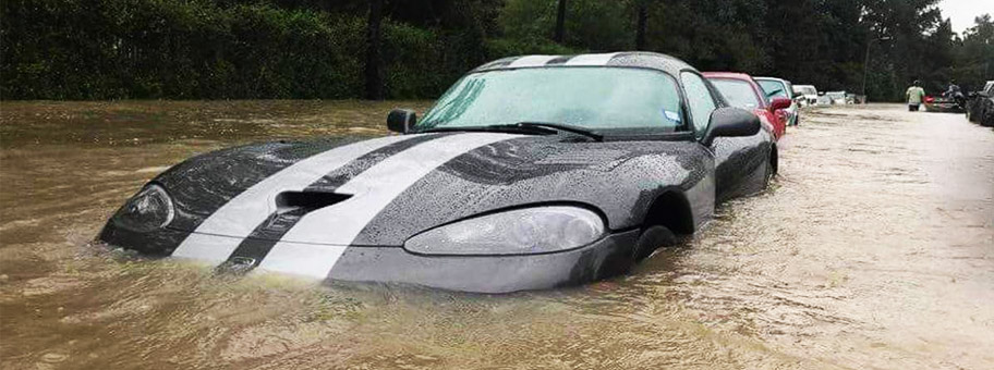 Что делать и не делать в случае затопления автомобиля